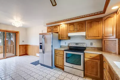 3702  Schroeder Dr, Manitowoc, WI 54220 - Photo 10
