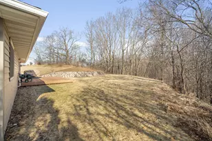 1423 Lower Forest Ct, West Bend, WI 53090 - Photo 16