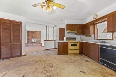 W135S6493  Windsor Rd, Muskego, WI 53150 - Photo 4