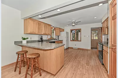 7307  West View Dr, Racine, WI 53185 - Photo 12