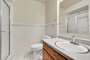 4916 S 82nd St, Greenfield, WI 53220 - Photo 14