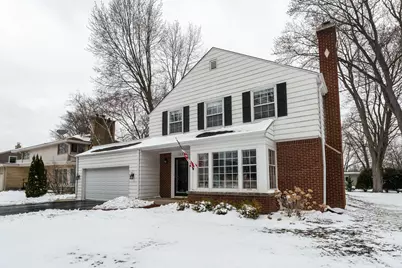 7219 N Santa Monica Blvd, Fox Point, WI 53217 - Photo 2