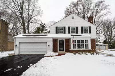 7219 N Santa Monica Blvd, Fox Point, WI 53217 - Photo 1