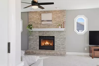 W141N10625  Wooded Hills Dr, Germantown, WI 53022 - Photo 12