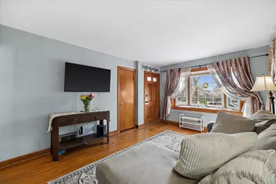 3584 S 17th St, Milwaukee, WI 53221 - Photo 8