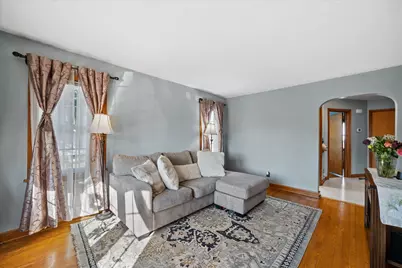 3584 S 17th St, Milwaukee, WI 53221 - Photo 6