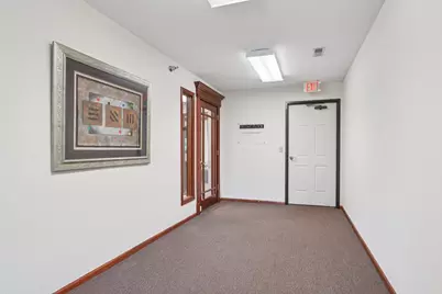 N63W23524  Silver Spring Dr #1, Sussex, WI 53089 - Photo 4