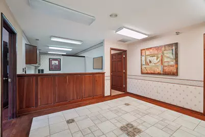 N63W23524  Silver Spring Dr #1, Sussex, WI 53089 - Photo 6