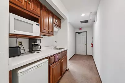 N63W23524  Silver Spring Dr #1, Sussex, WI 53089 - Photo 14