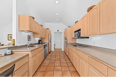 6780 N Melissa Ct #4, Glendale, WI 53209 - Photo 10