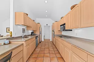 6780 N Melissa Ct, Glendale, WI 53209 - Photo 10