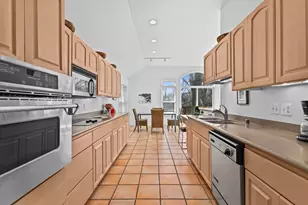 6780 N Melissa Ct, Glendale, WI 53209 - Photo 8