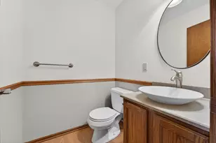 8465 S Heritage Ct, Oak Creek, WI 53154 - Photo 12