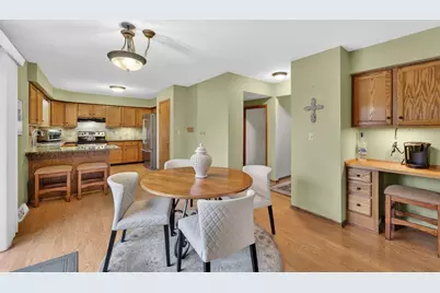 8465 S Heritage Ct, Oak Creek, WI 53154 - Photo 10