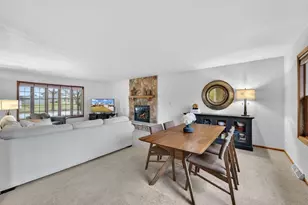 8465 S Heritage Ct, Oak Creek, WI 53154 - Photo 4