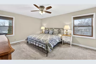 8465 S Heritage Ct, Oak Creek, WI 53154 - Photo 14