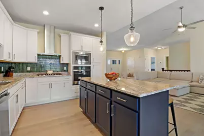 520 N Stone Ridge Dr, Lake Geneva, WI 53147 - Photo 4