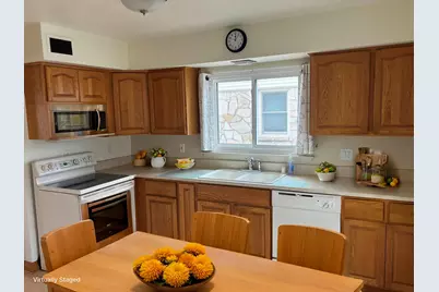 7171 N Seneca Ave, Glendale, WI 53217 - Photo 2
