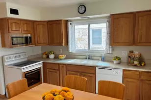 7171 N Seneca Ave, Glendale, WI 53217 - Photo 2