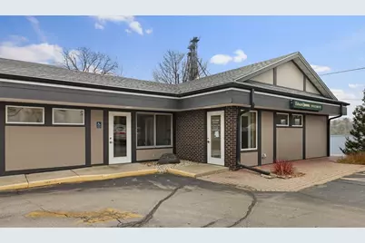 196 W Chestnut St #Unit 2, Burlington, WI 53105 - Photo 1