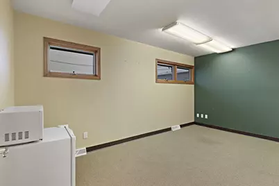 196 W Chestnut St #Unit 2, Burlington, WI 53105 - Photo 6