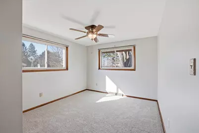 255  Hilldale Dr, Hartford, WI 53027 - Photo 12