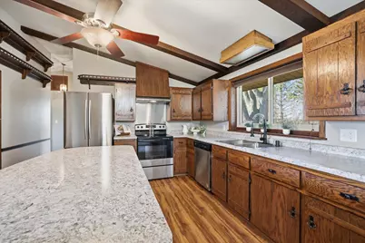 255  Hilldale Dr, Hartford, WI 53027 - Photo 10