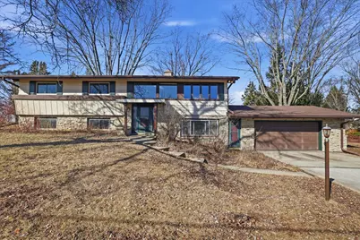 255  Hilldale Dr, Hartford, WI 53027 - Photo 1