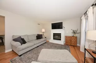 N57W24867 Clover Dr, Sussex, WI 53089 - Photo 4