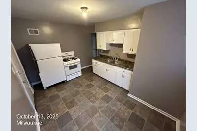 4700 N Sherman Blvd, Milwaukee, WI 53209 - Photo 6