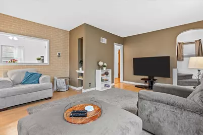 4521 S Lenox St, Milwaukee, WI 53207 - Photo 4