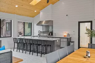 2409 N Terrace Ave, Milwaukee, WI 53202 - Photo 20