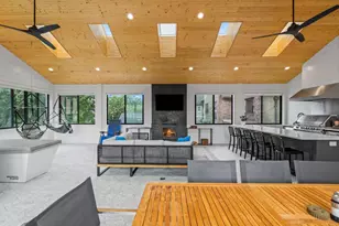 2409 N Terrace Ave, Milwaukee, WI 53202 - Photo 2