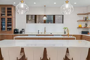 2409 N Terrace Ave, Milwaukee, WI 53202 - Photo 12