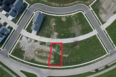 9471 E Lake Vista Pkwy, Oak Creek, WI 53154 - Photo 1