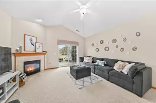 1084 Quinlan Dr, Pewaukee, WI 53072 - Photo 6