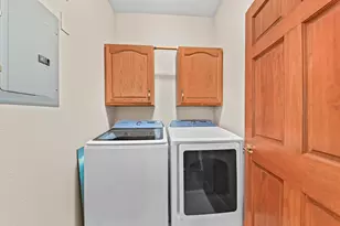 1084 Quinlan Dr, Pewaukee, WI 53072 - Photo 20