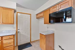8934 W Tripoli Ave, Milwaukee, WI 53228 - Photo 8