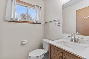 8934 W Tripoli Ave, Milwaukee, WI 53228 - Photo 10