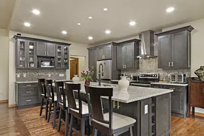 1138  Tall Oak Ct, Racine, WI 53406 - Photo 12