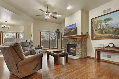 1138  Tall Oak Ct, Racine, WI 53406 - Photo 8