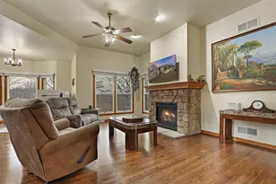 1138 Tall Oak Ct, Racine, WI 53406 - Photo 8