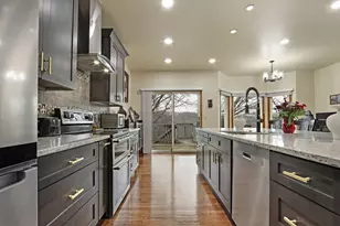 1138 Tall Oak Ct, Racine, WI 53406 - Photo 10