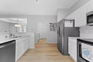 5384 S Hidden Dr, Greenfield, WI 53221 - Photo 6