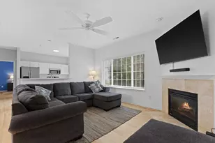 5384 S Hidden Dr, Greenfield, WI 53221 - Photo 10