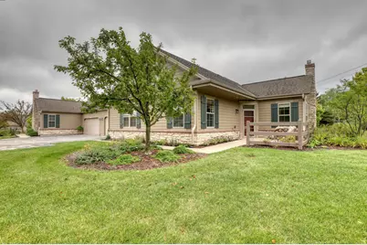 W155N7081  Amberleigh Cir, Menomonee Falls, WI 53051 - Photo 1