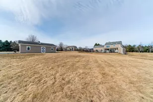 W1461 Maureen Ct, Bloomfield, WI 53147 - Photo 40