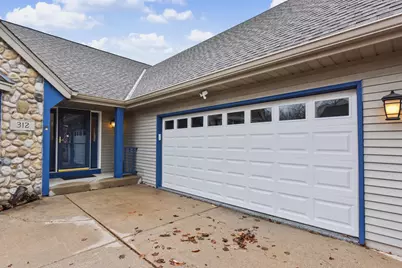 312  Manchester Dr, Waukesha, WI 53188 - Photo 2