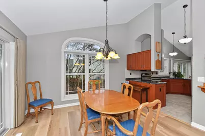 312  Manchester Dr, Waukesha, WI 53188 - Photo 8