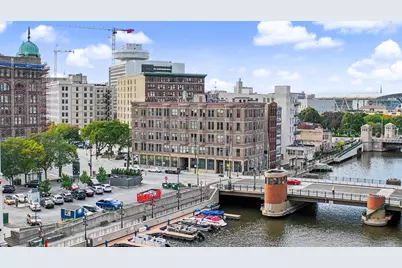 108 W Wells St #4C, Milwaukee, WI 53203 - Photo 2